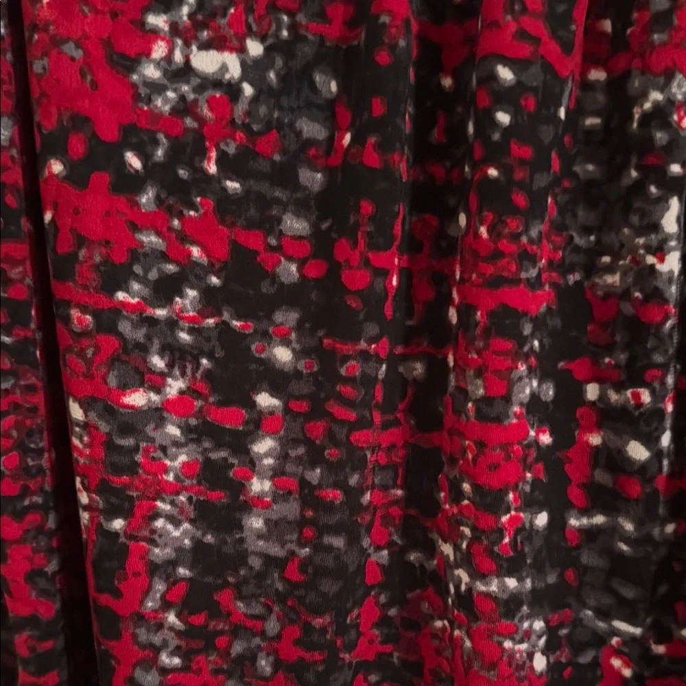 Kasper Black and Red Sleeveless Tank Top - Picture 3 of 3